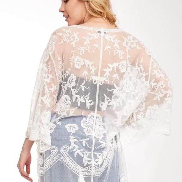 Lace Kimono - Picture 3 of 3